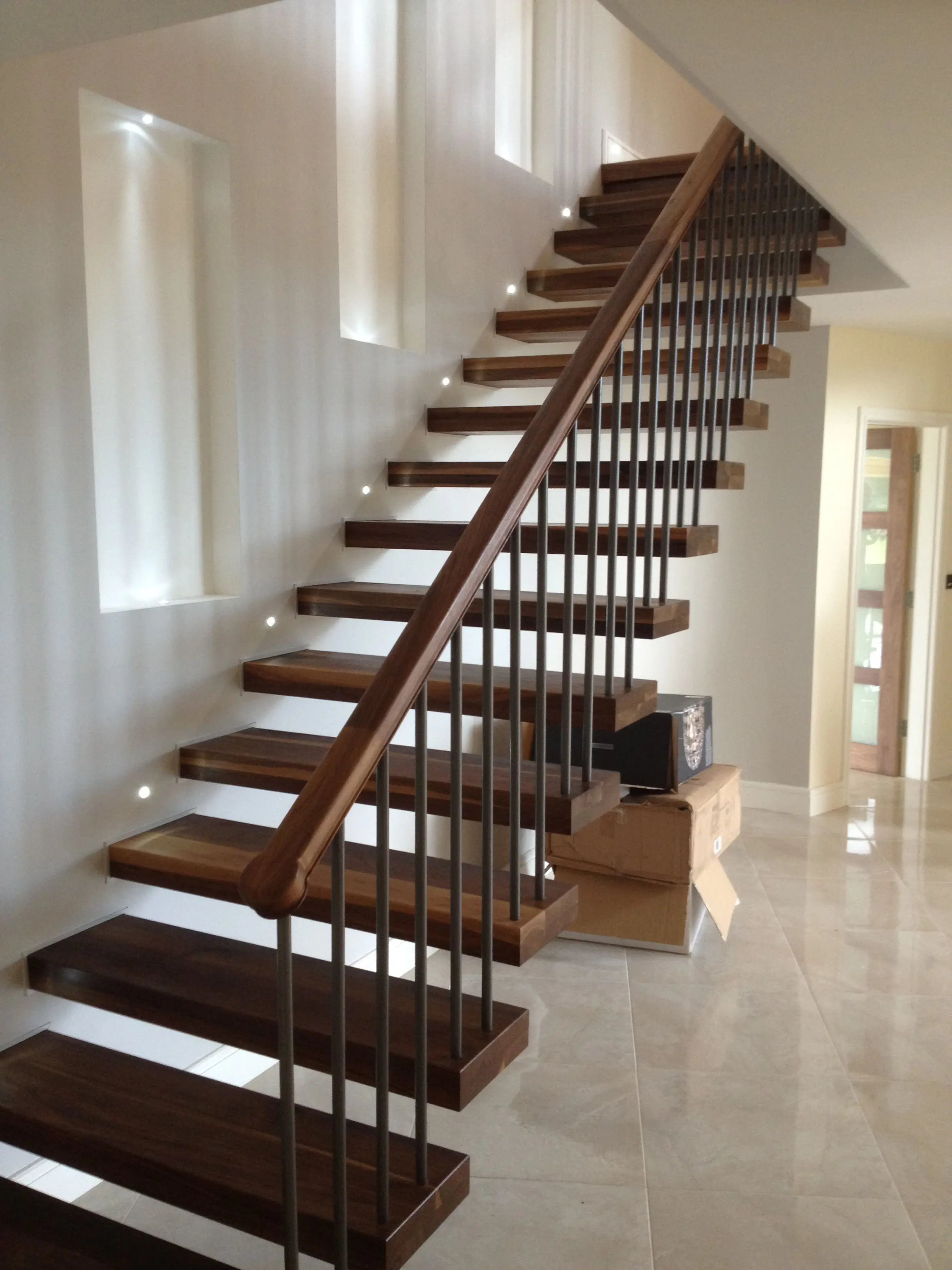 Invisible Wall Side Stringer Stairs Indoor Wood Staircase 
