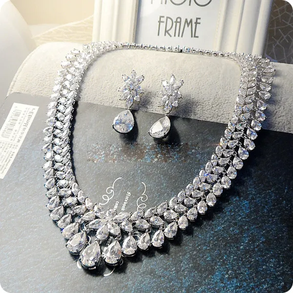 

The most luxury crystal pendant cubic zircon jewelry set for women