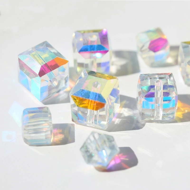 

New Style Shinning Square Shape Crystal Glass Cube Beads for Jewelry Making