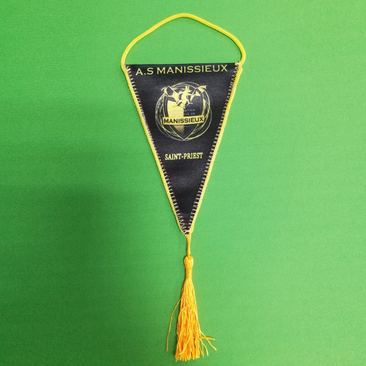 Custom Triangle Hanging Wall Mini Satin Soccer Sport Pennants For