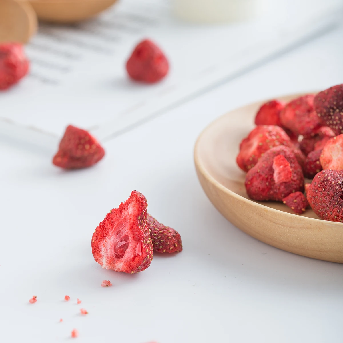 No pigment no essence freeze dried fruit chips strawberry