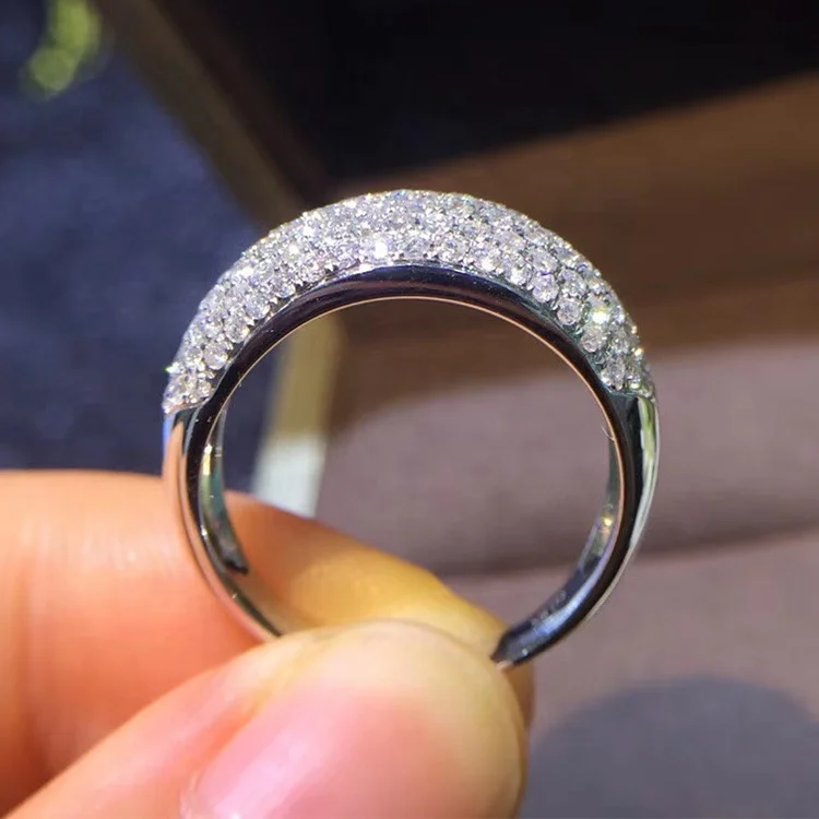 

Customized Luxurious Jewelry Moissanite Diamond Ring White Gold