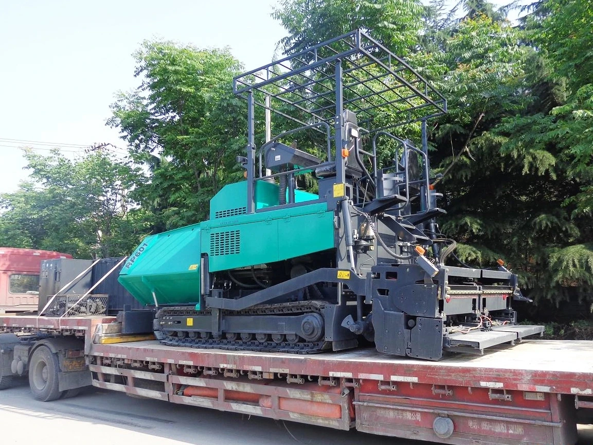 中国多用途路面小型沥青混凝土材料摊铺机