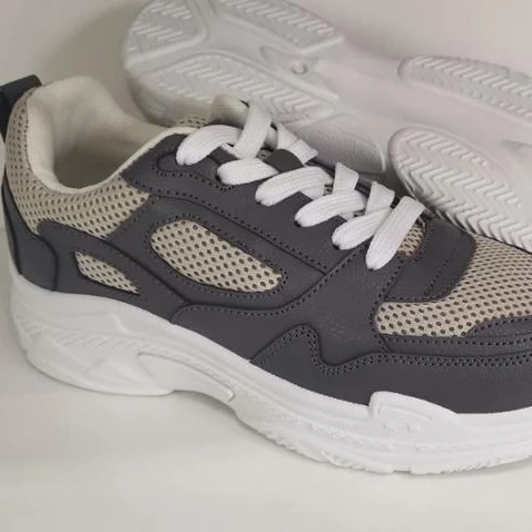 

Canvas shoes