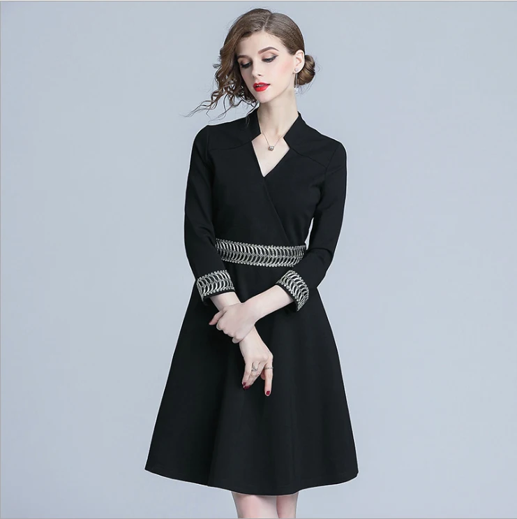 

2018 winter fashion new clothing women's solid color sexy lady V-neck black dress, Shown