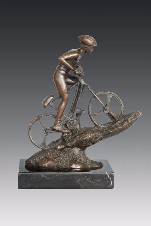 monument avec une bicyclette