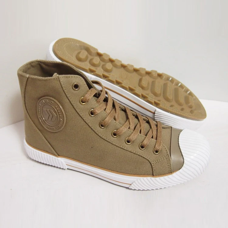 China Good Thin Sole Canvas Shoes Men 