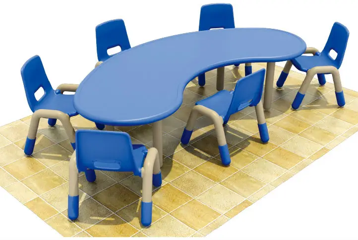 طاولة اطفال مع كراسي