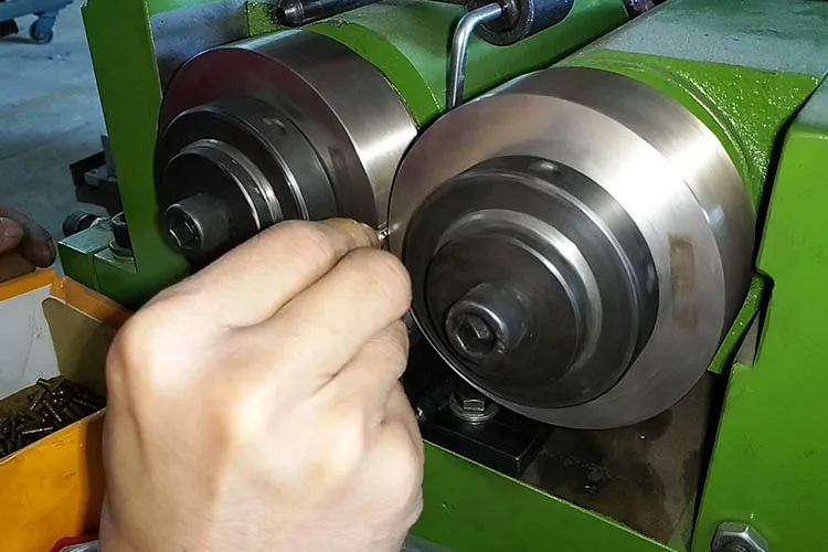 thread machine.jpg