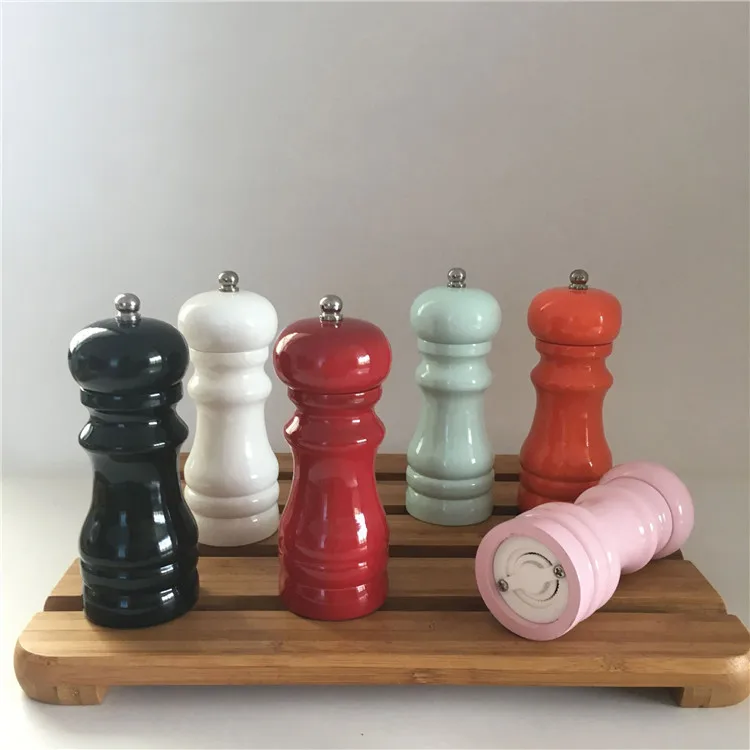 Colored pepper grinders 3