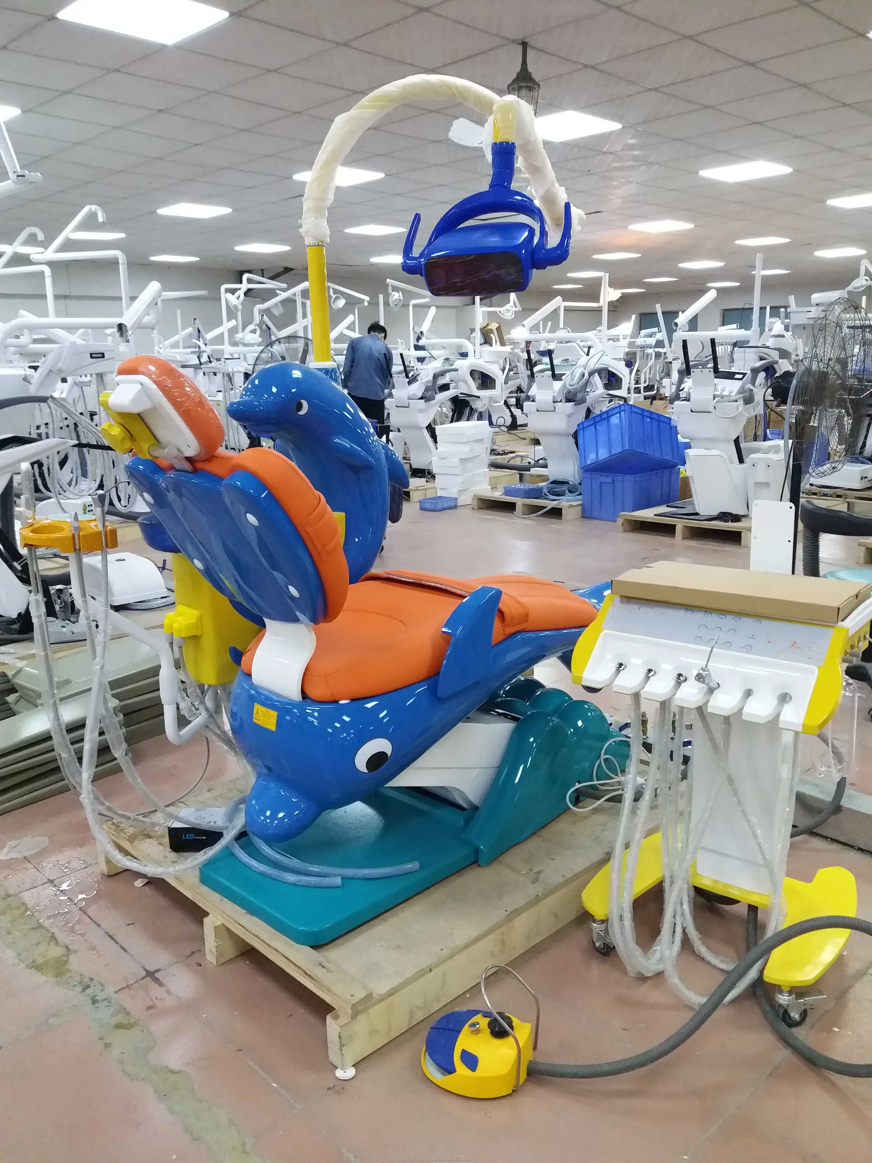 高级可爱海豚豪华儿童儿童牙科椅子单位设备