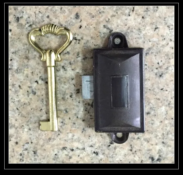 
High quality furniture frawer lock with zinc key 