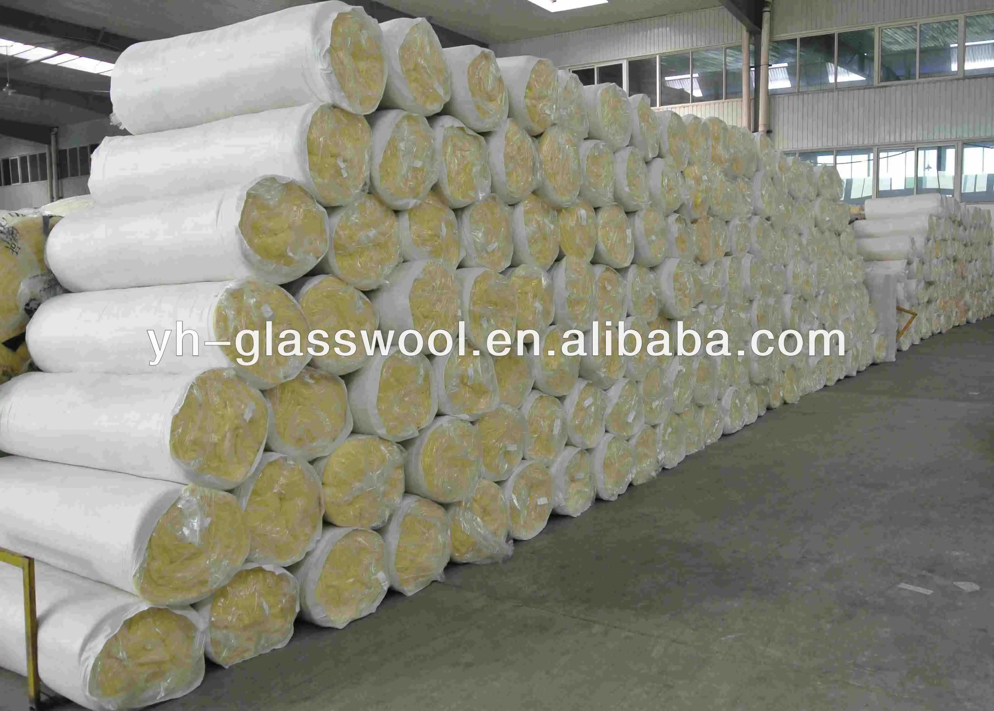 Белая стекловата. Glass Wool Insulation. Стекловата белая. Упаковка стекловаты. Стекловата тонкая белая в рулонах.