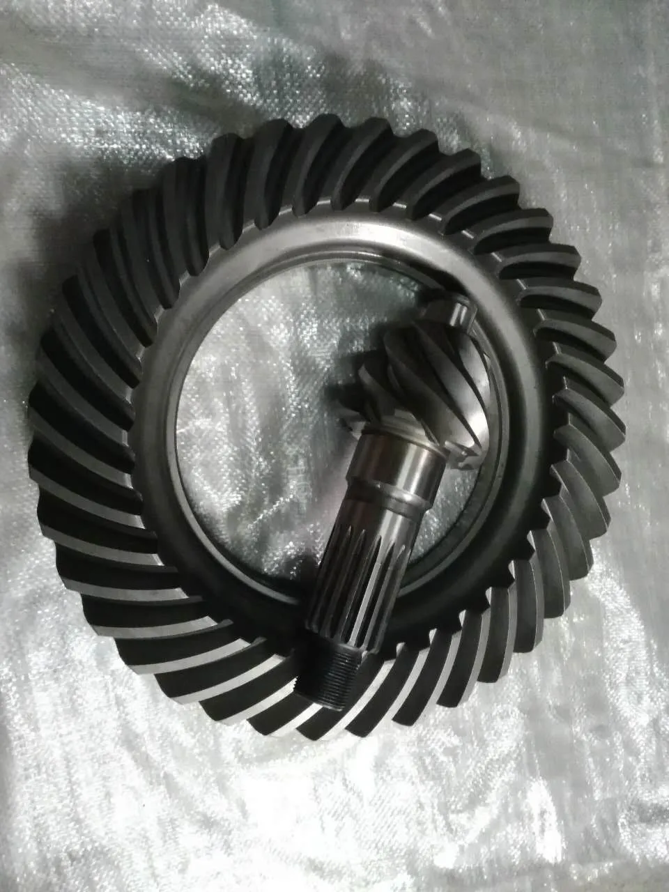 日本卡车后桥减速器冠轮 pinon - buy 卡车锥齿轮,高级齿轮 product