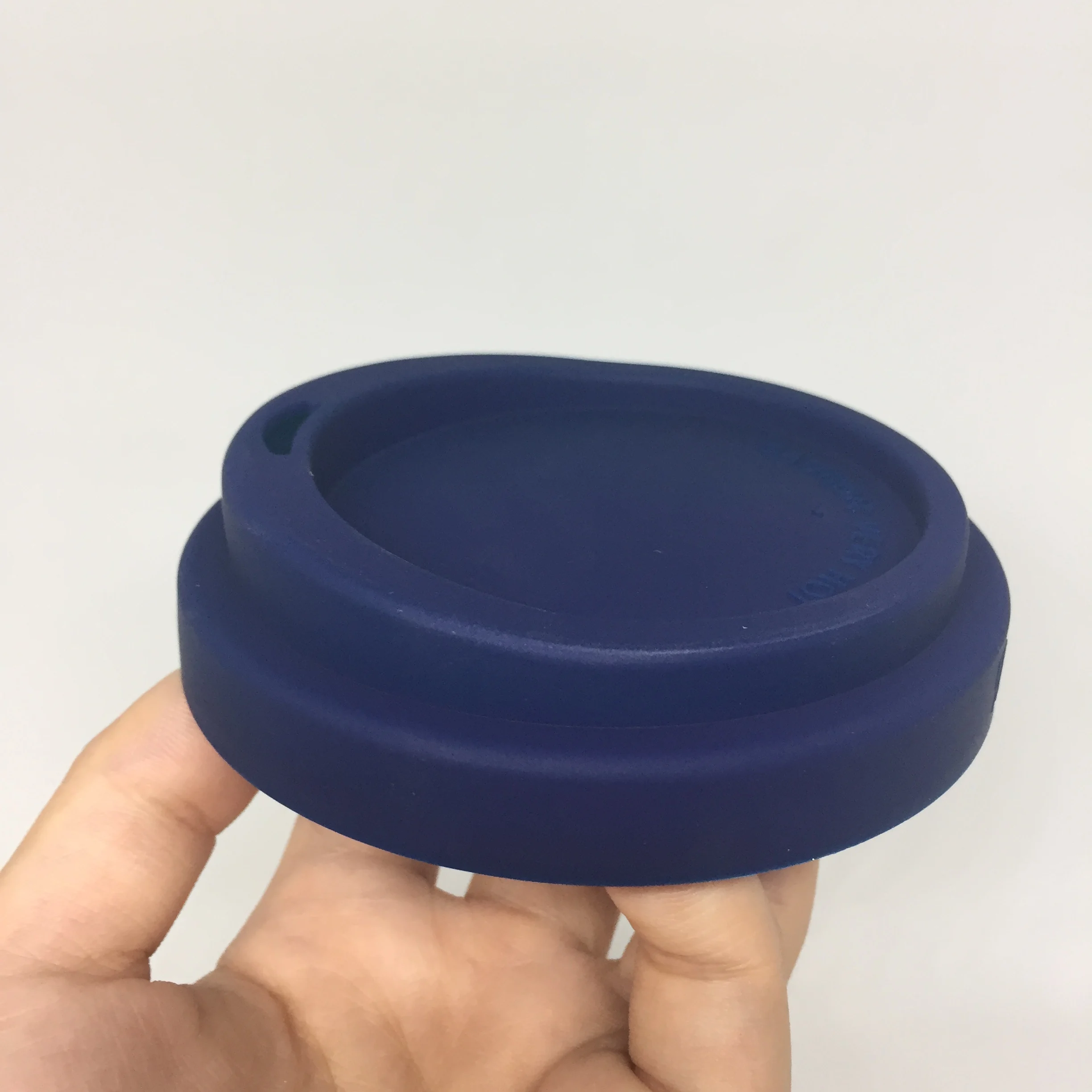 

OEM ODM Hottest In Australia Dark Blue Moon Shape Silicone Cup Lid, Black, white, red, blue, green, pink, yellow and other colors