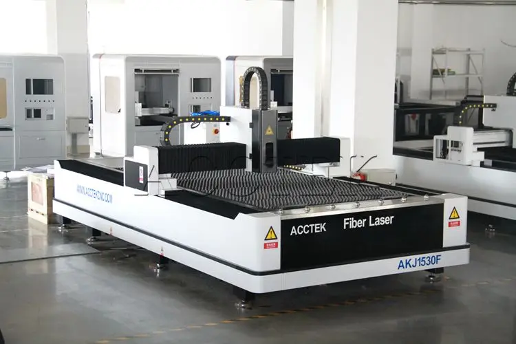 1325 1530 Stainless Steel Plate Aluminum 500W 1000W Fiber Laser Metal Cutting Machine For Metal