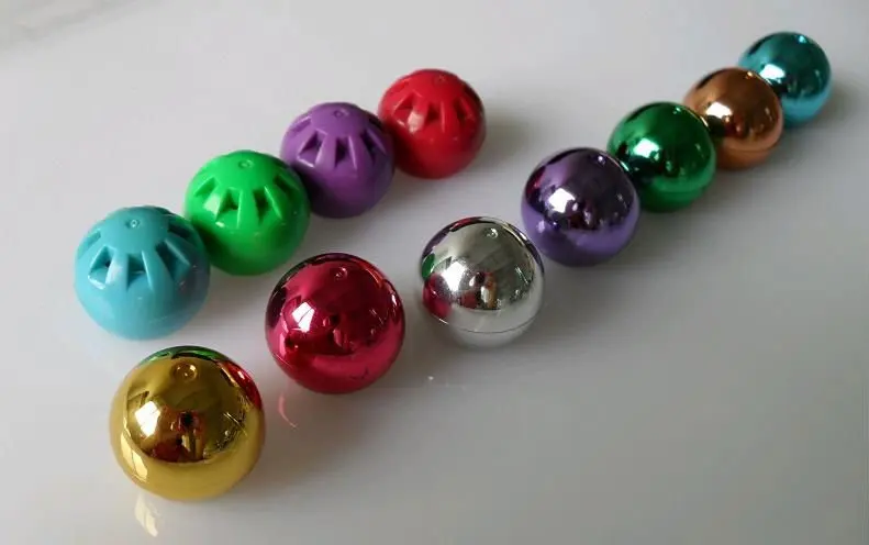 caps-with breathhole and glitter