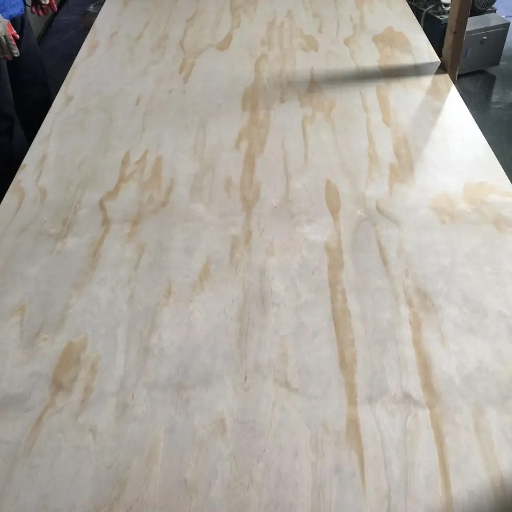 
Furniture garde 12mm UV coated radiata pine plywood 