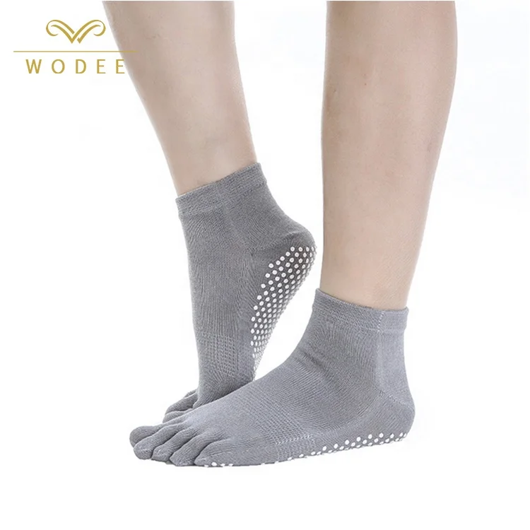 

Wholesale five fingers cotton yoga socks for women with grip non slip, 5 colors or custom