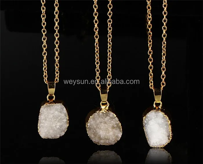 

Gold Plated Blue/Red/Purple Brazilian Agate Irregular Natural Stone Quartz Crystal Pendant Necklace Women Bijoux, Picture