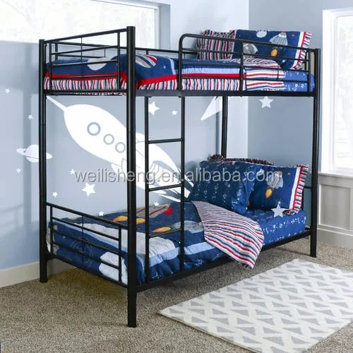 2 double bunk beds