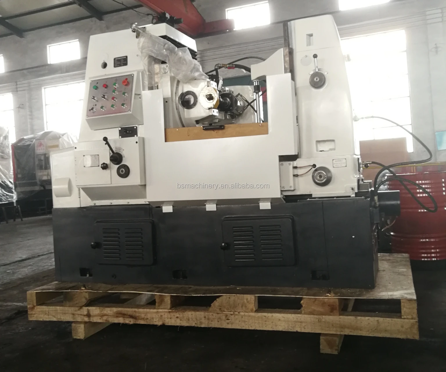 gear hobbing machine