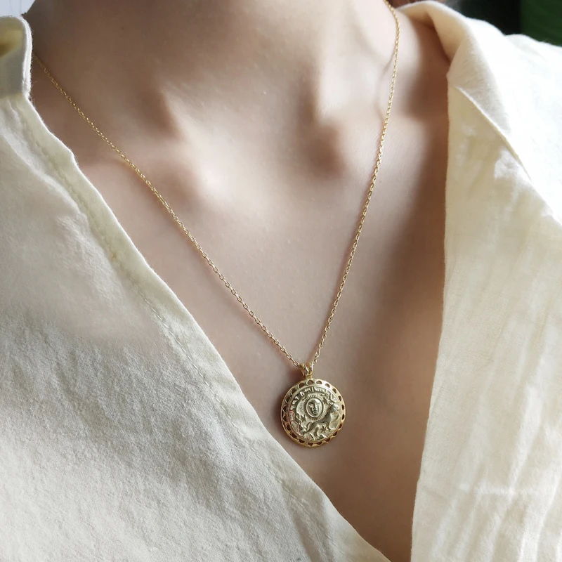 

European American Style 925 Sterling Silver Modern Fashion Round Flower Animal Pendants Necklace Women Jewelry