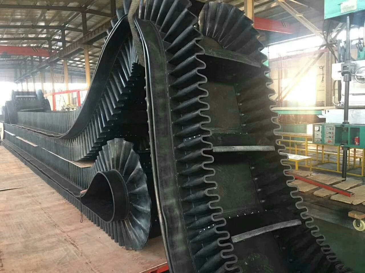 heavy duty sidewall conveyor belt high-angle transport