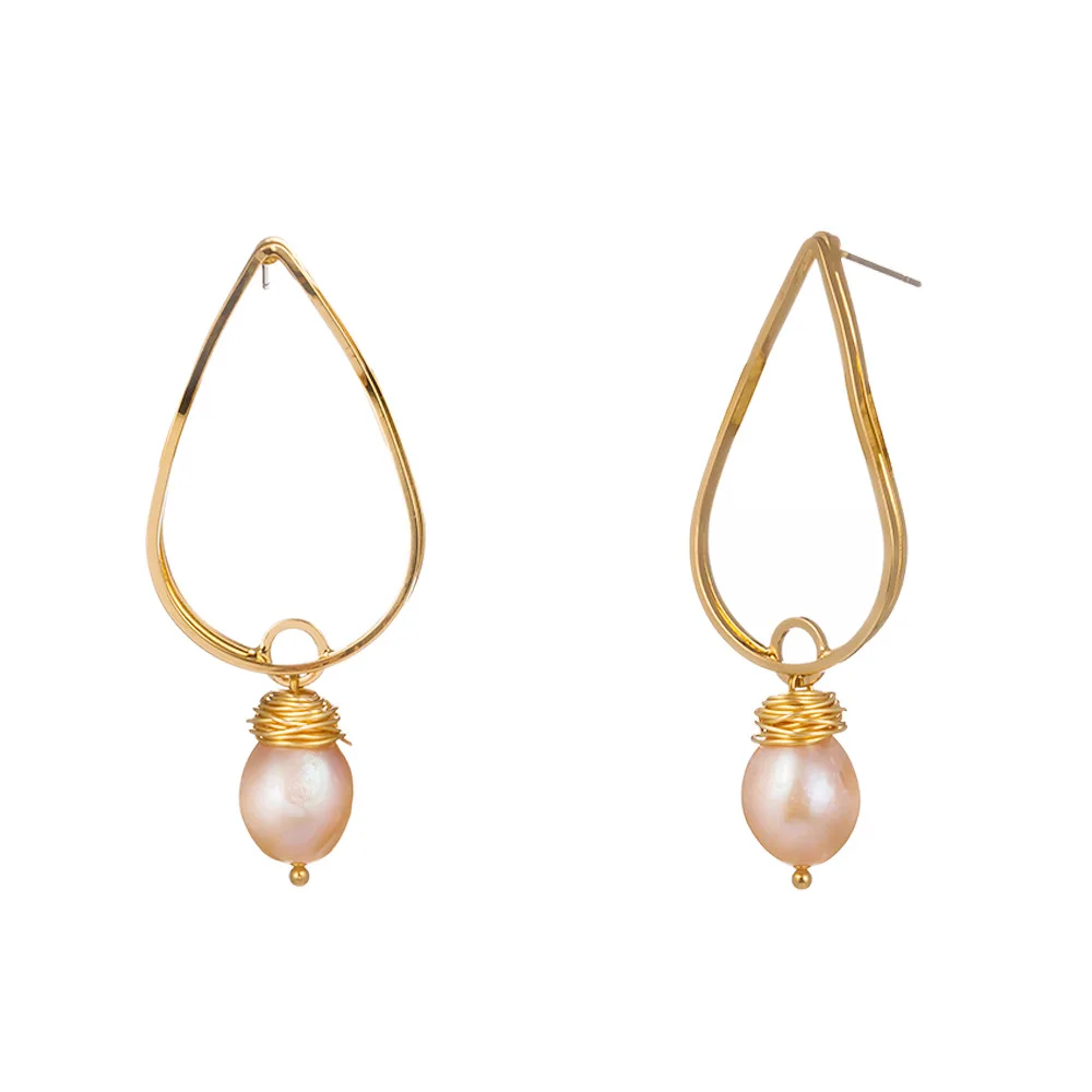 

Simple water drop shape freshwater pearl earrings