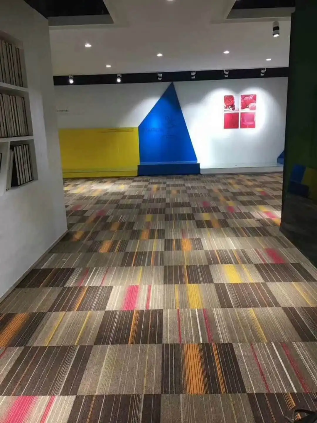 Stocks Black Blue 100pp Bitumen Backing Carpet Tiles 50x50 Buy