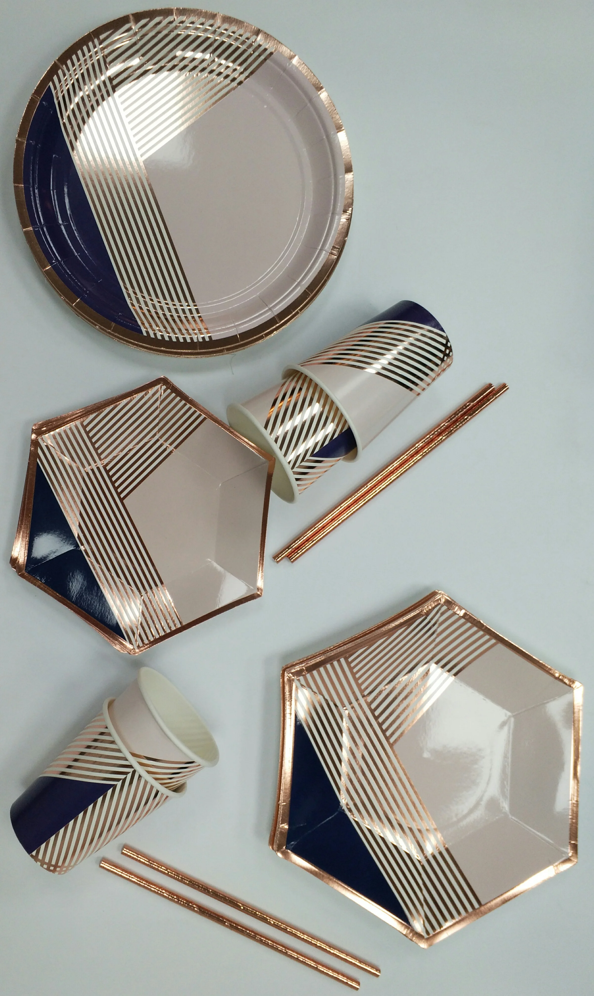 2018 New Design Party Set Theme Tableware Party Supplies Decorations Paper Plates And Cups