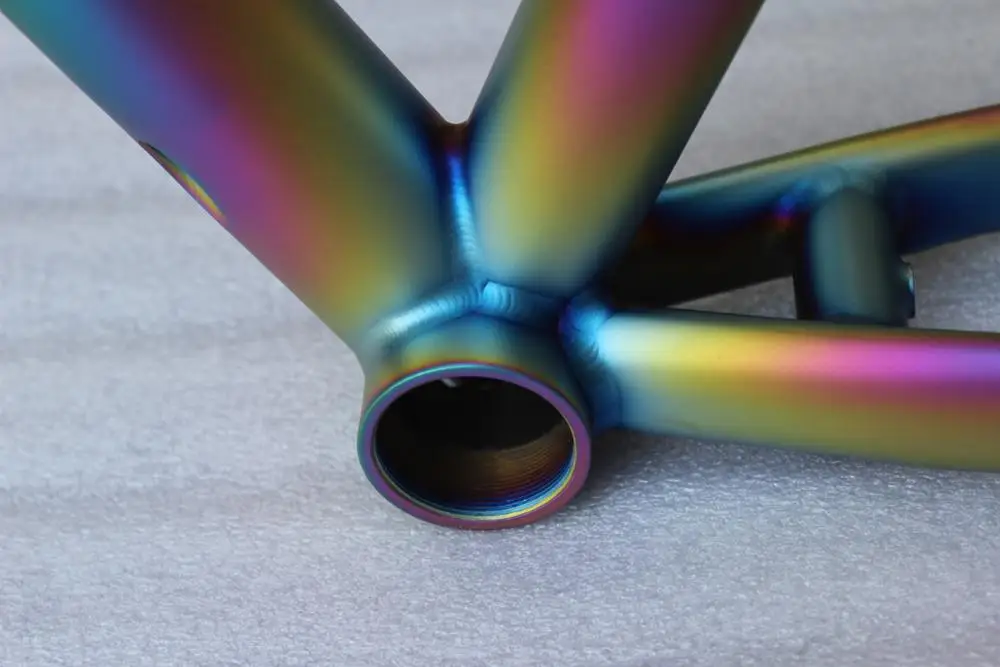 Titanium Road Bicycle Frame With Rainbow Color Color Anodized Titanium