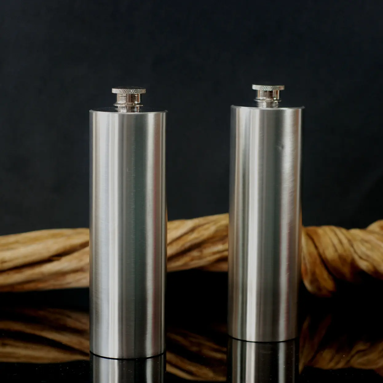 食品级 18/8 不锈钢 17 盎司圆形小酒瓶