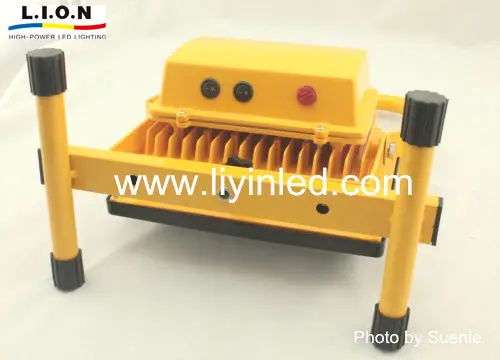rechargeable flood light 30w 5.jpg