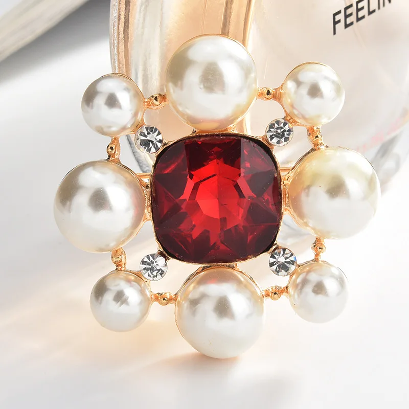 Unionpromo high quality  custom letter rhinestone brooch pins pearl korean brooch 