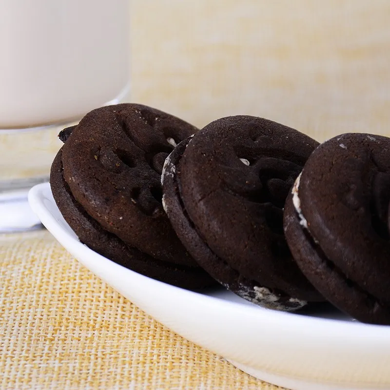 奶油中心填充三明治牛奶巧克力饼干