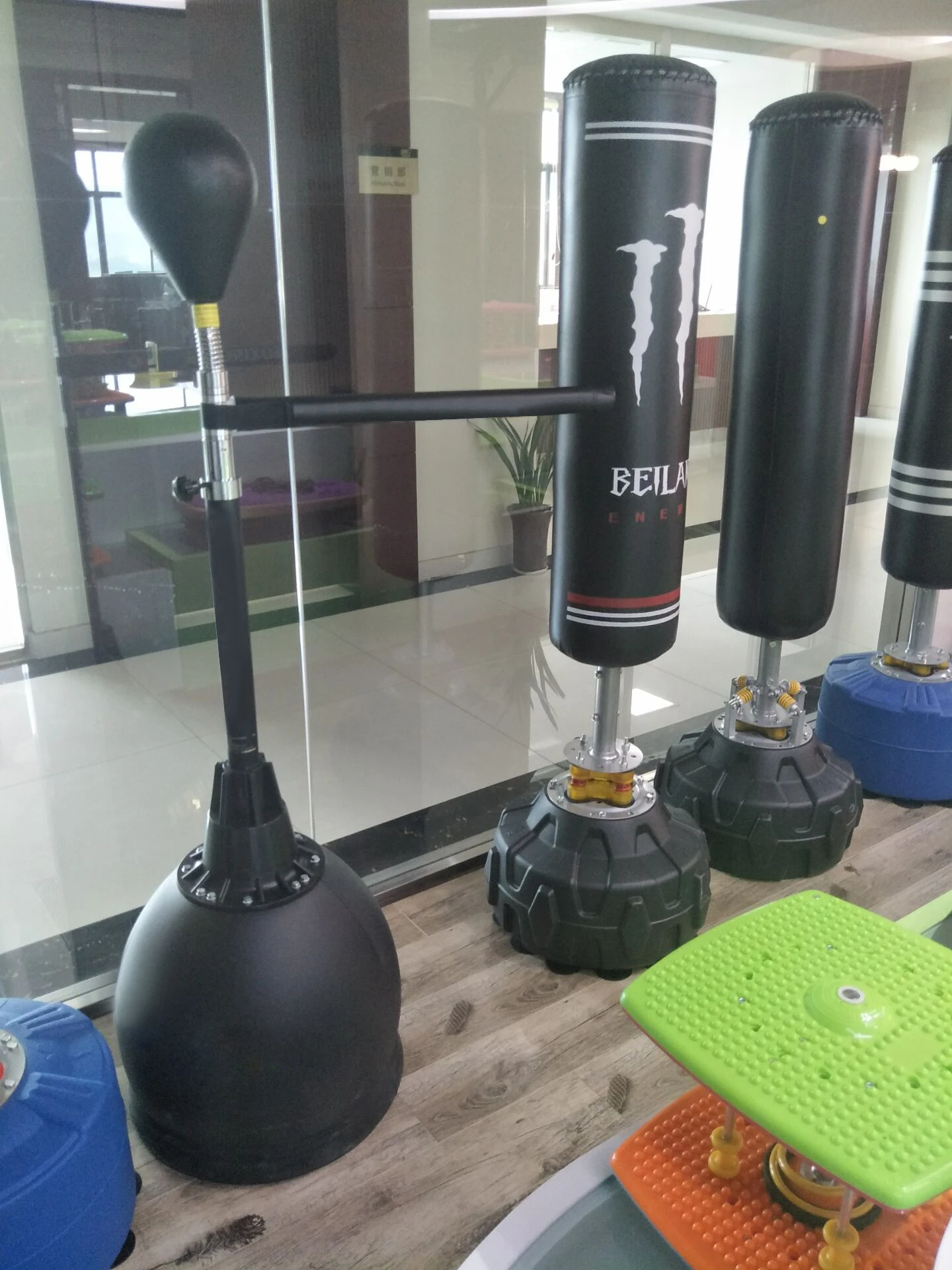 
custom logo fitness free standing kick boxing training punching speed ball 