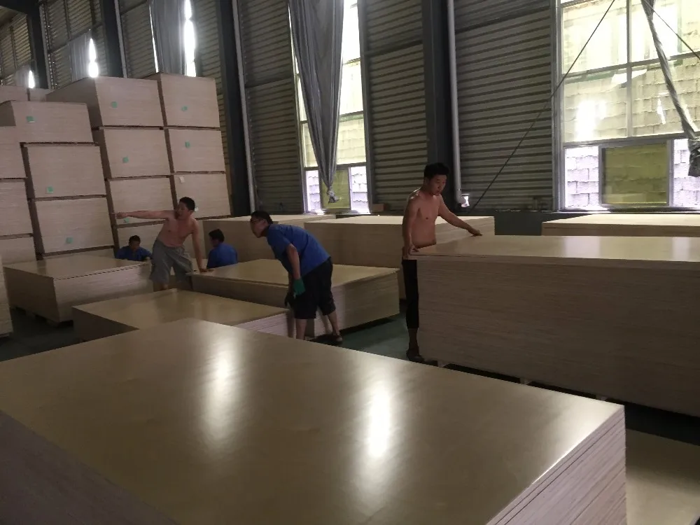 
Furniture garde 12mm UV coated radiata pine plywood 