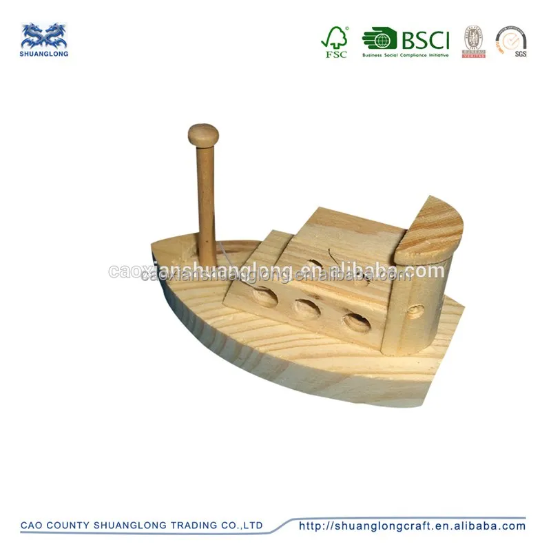 Деревянный пароход. Деревянная игрушечная лодка. Деревянный кораблик. Кораблик из дерева. Игрушечный корабль из дерева.