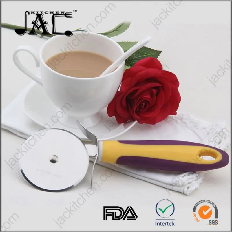 Kitchenware Stainless Steel Pizza Wheel Cutter With Cover