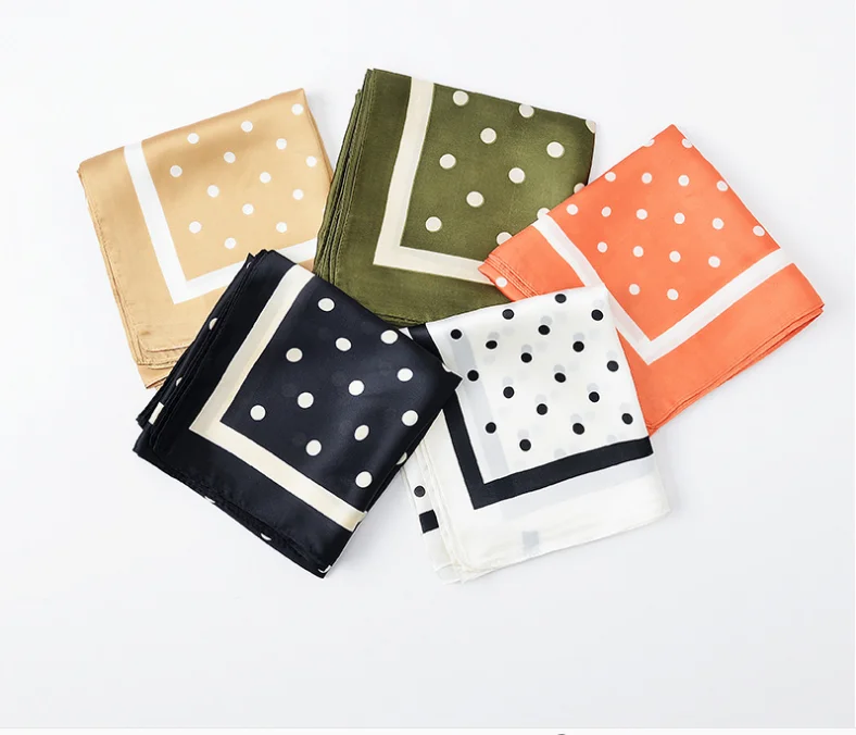 polka dot print scarf.png