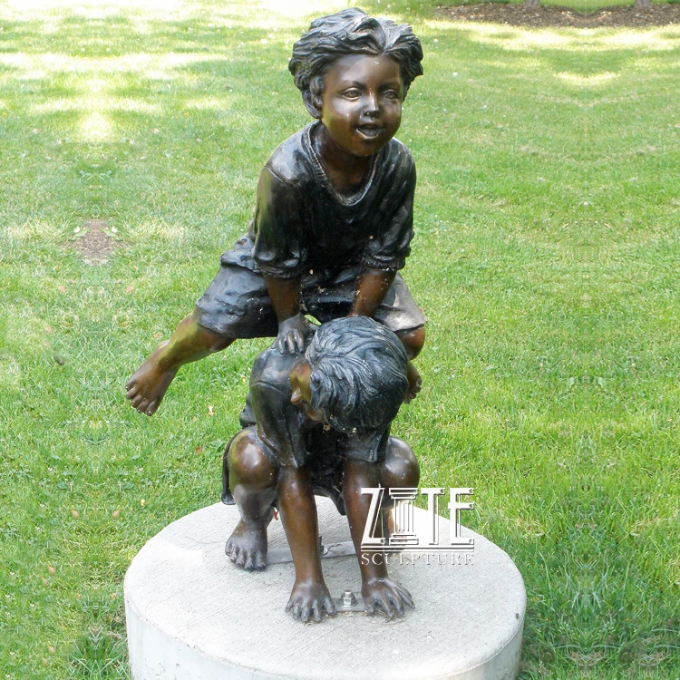 Custom Life Size Metal Bronze Peeing Babe Water Fountain Statue Buy Babe Statue Peeing Fountain