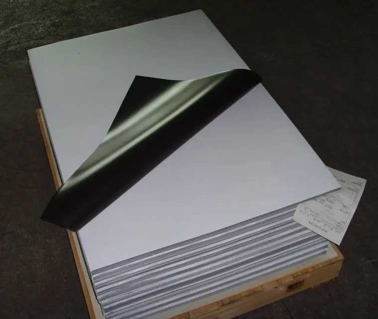 
Printing vinyl ferrous sheet flexible rubber magnet 0.5mm glossy printable 0.3 mg pop display magnetic sheet  (369108292)