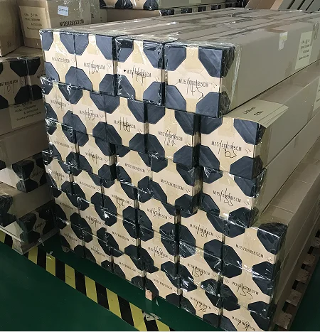 packing with protective corner