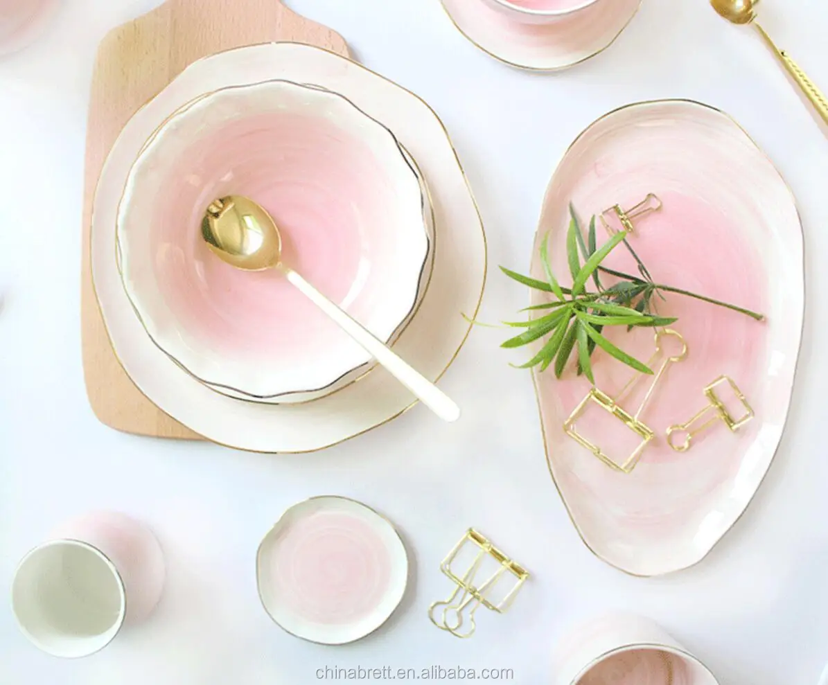 Colored European Style Porcelain Dinnerware Set With Gold Rim