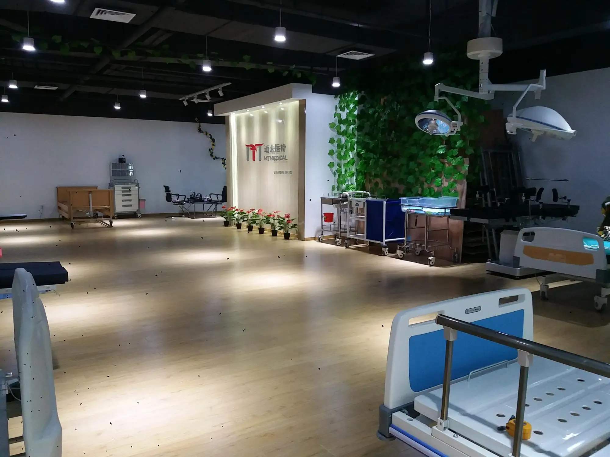 Warehouse factory produced led examing mobile mounted and ceiling lamp