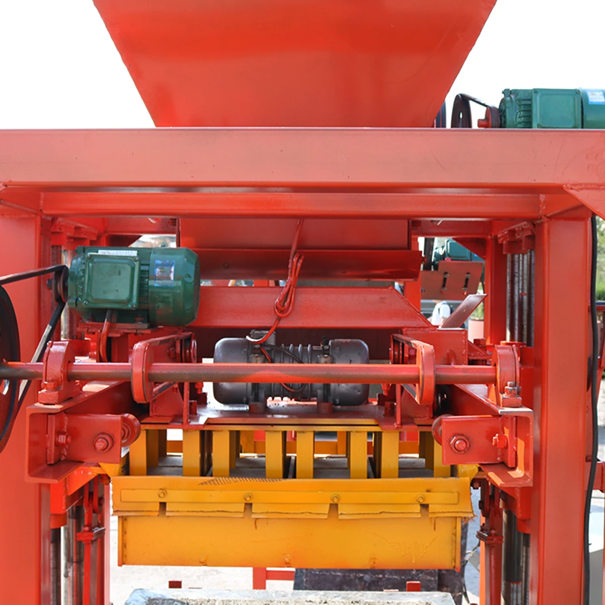 Qt4-24 Qt4-25 Qt4-28 Small Scale Hollow Brick Making Machine To Make ...