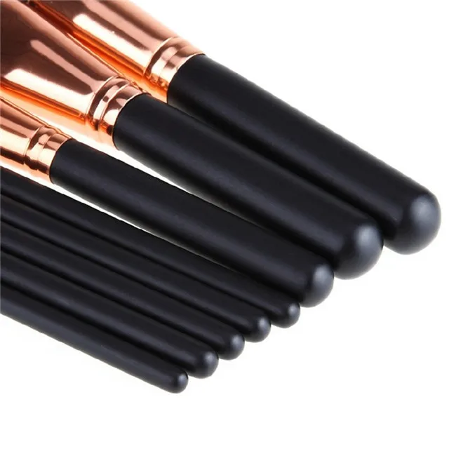make up brush.jpg