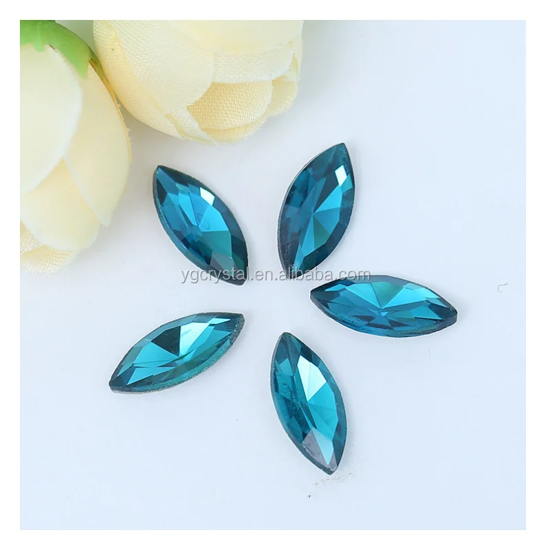 
Crystal garment beads NAVETTES shape 815 