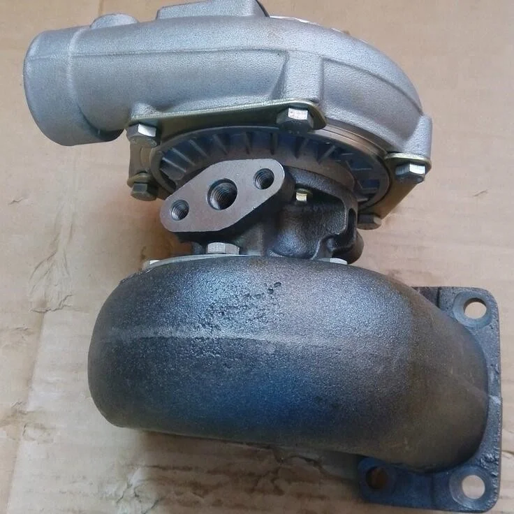 PC200-6 6207-81-8120 turbocharger1.jpg
